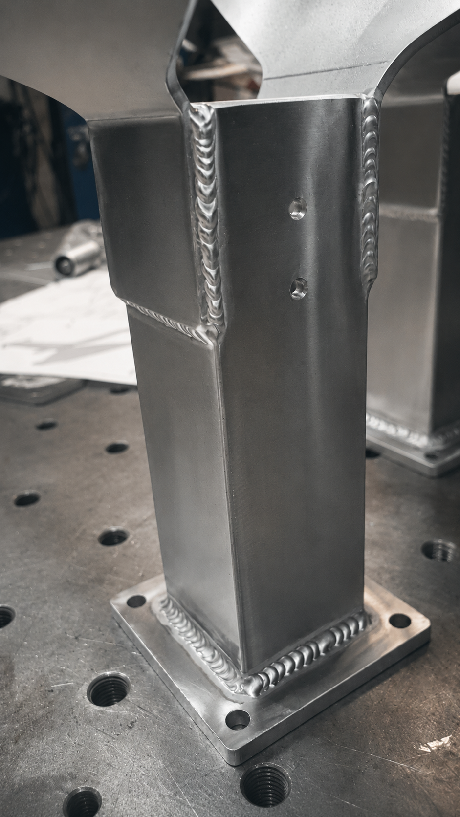 Zbliżenie spawów aluminium
